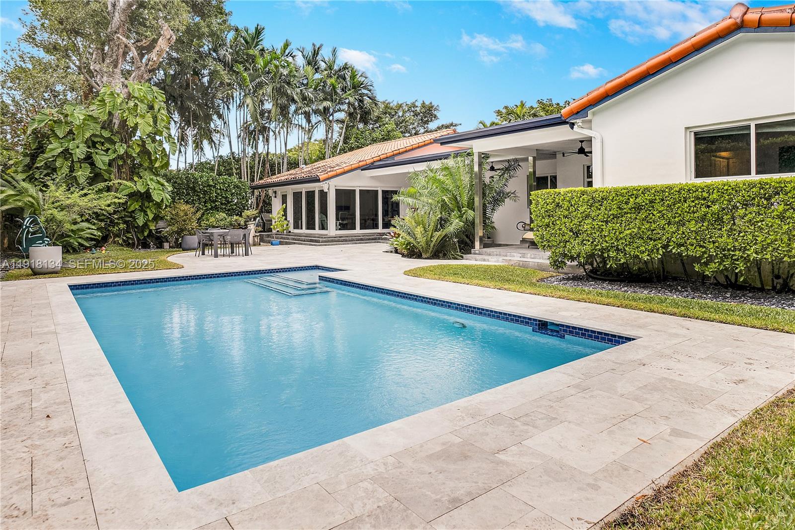 259 E Shore Dr Miami, FL 33133