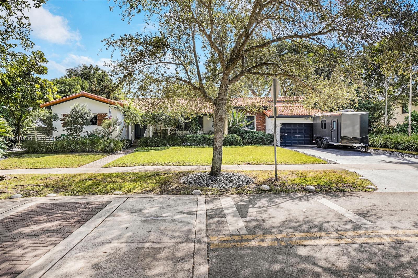 259 E Shore Dr Miami, FL 33133