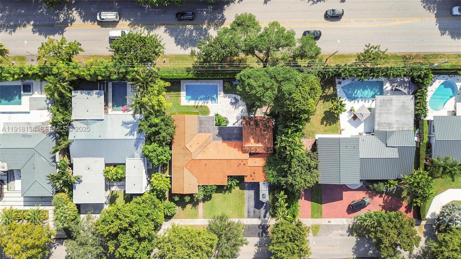 259 E Shore Dr Miami, FL 33133