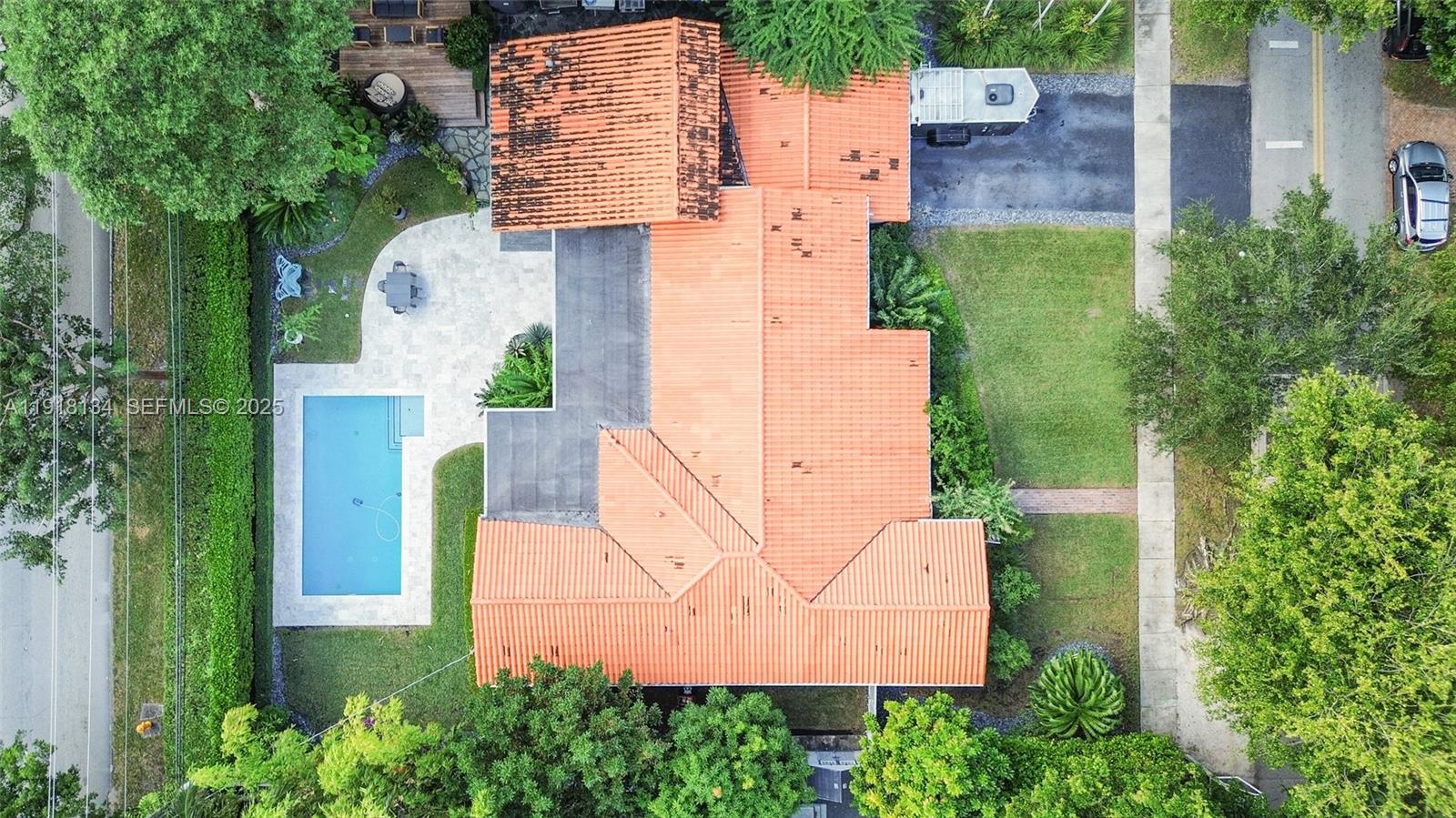 259 E Shore Dr Miami, FL 33133