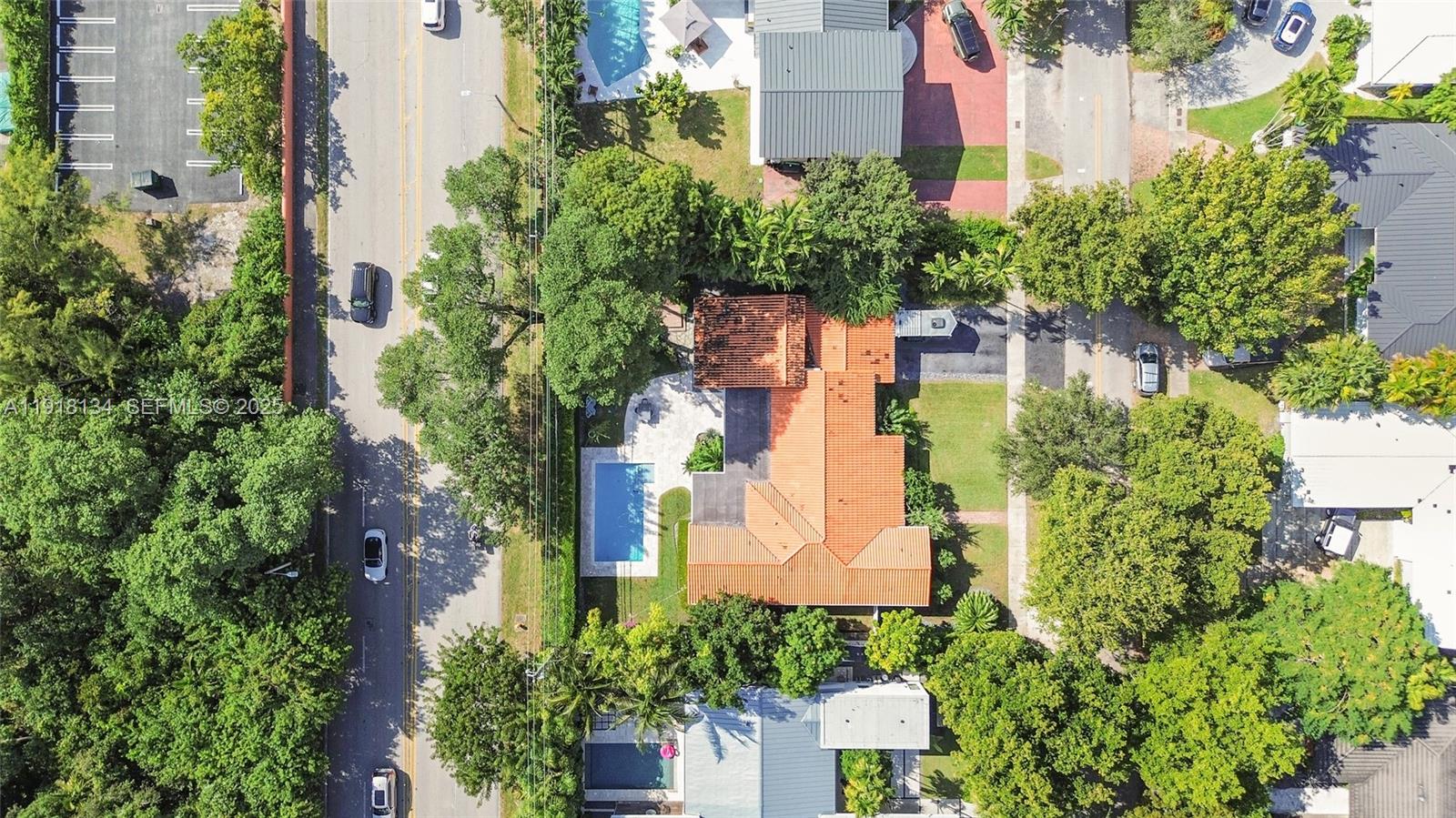 259 E Shore Dr Miami, FL 33133