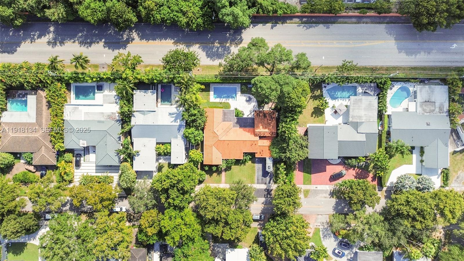 259 E Shore Dr Miami, FL 33133