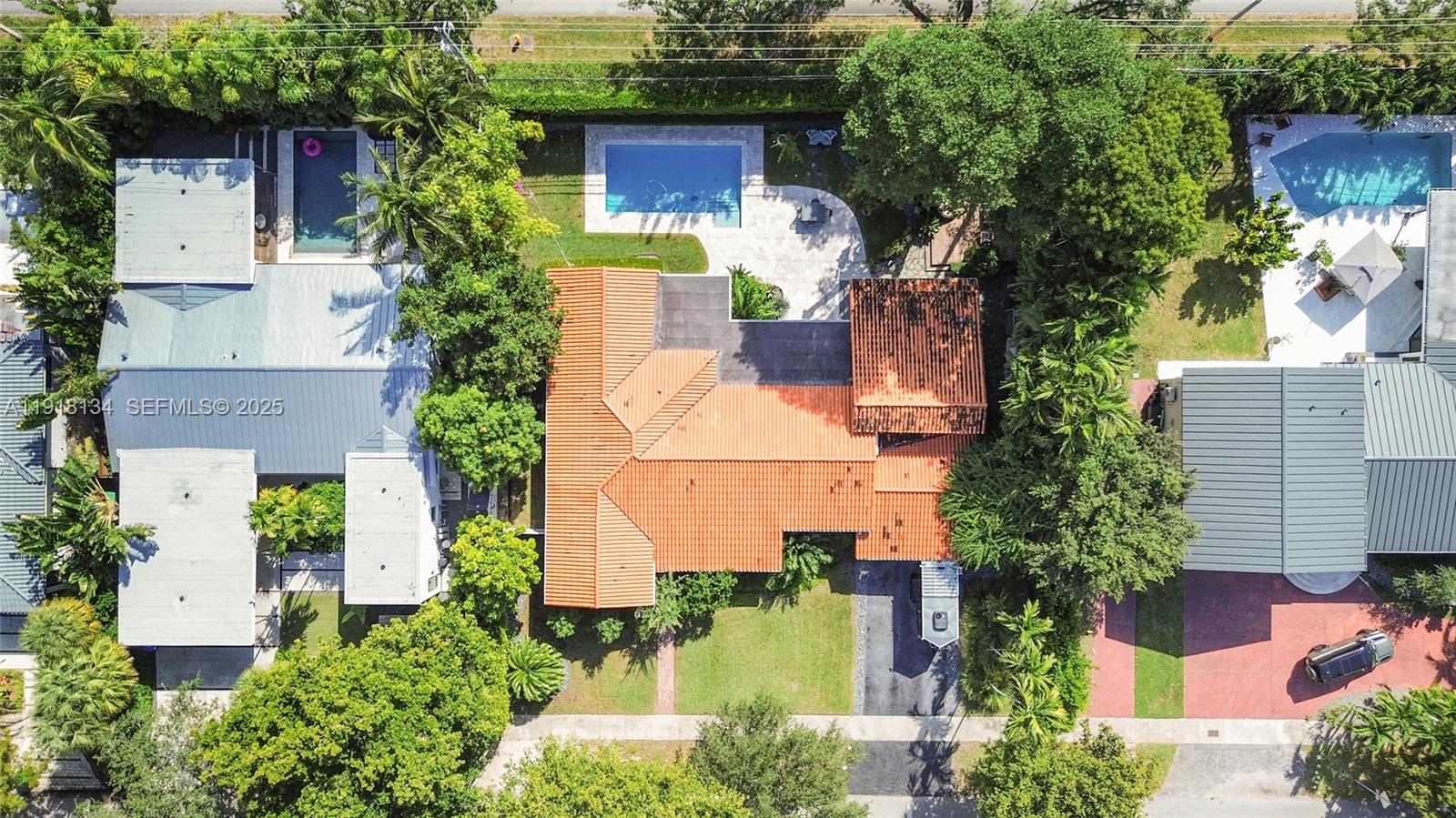 259 E Shore Dr Miami, FL 33133