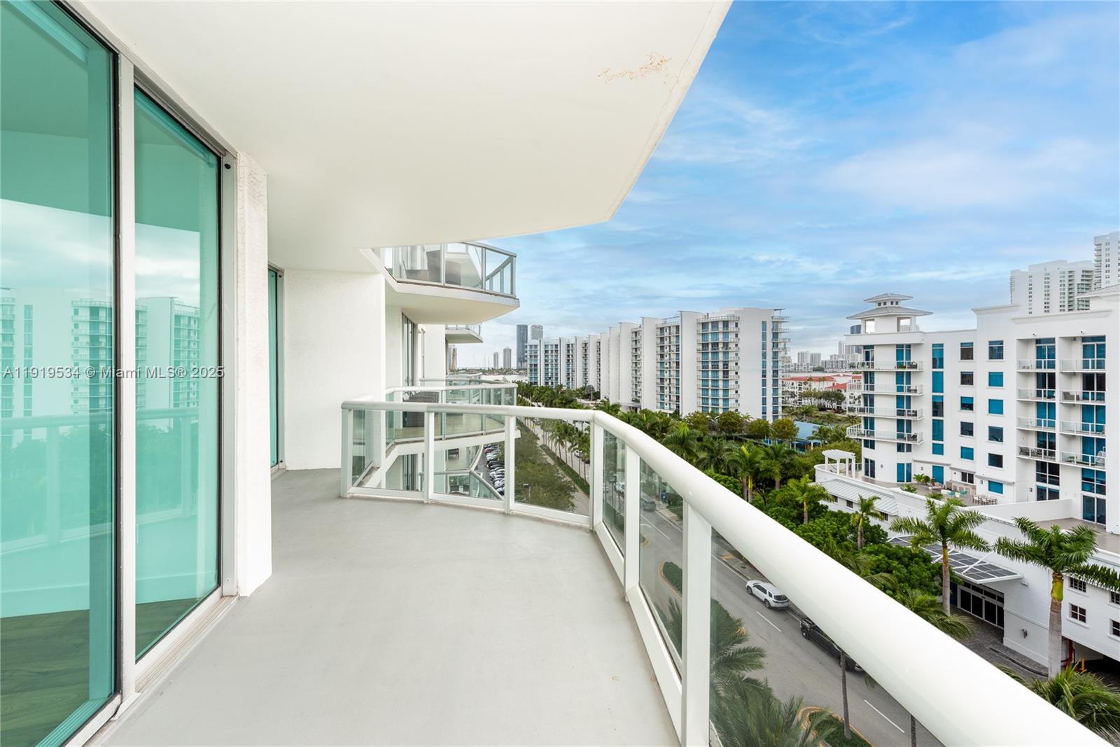 3131 NE 188th St #2-909