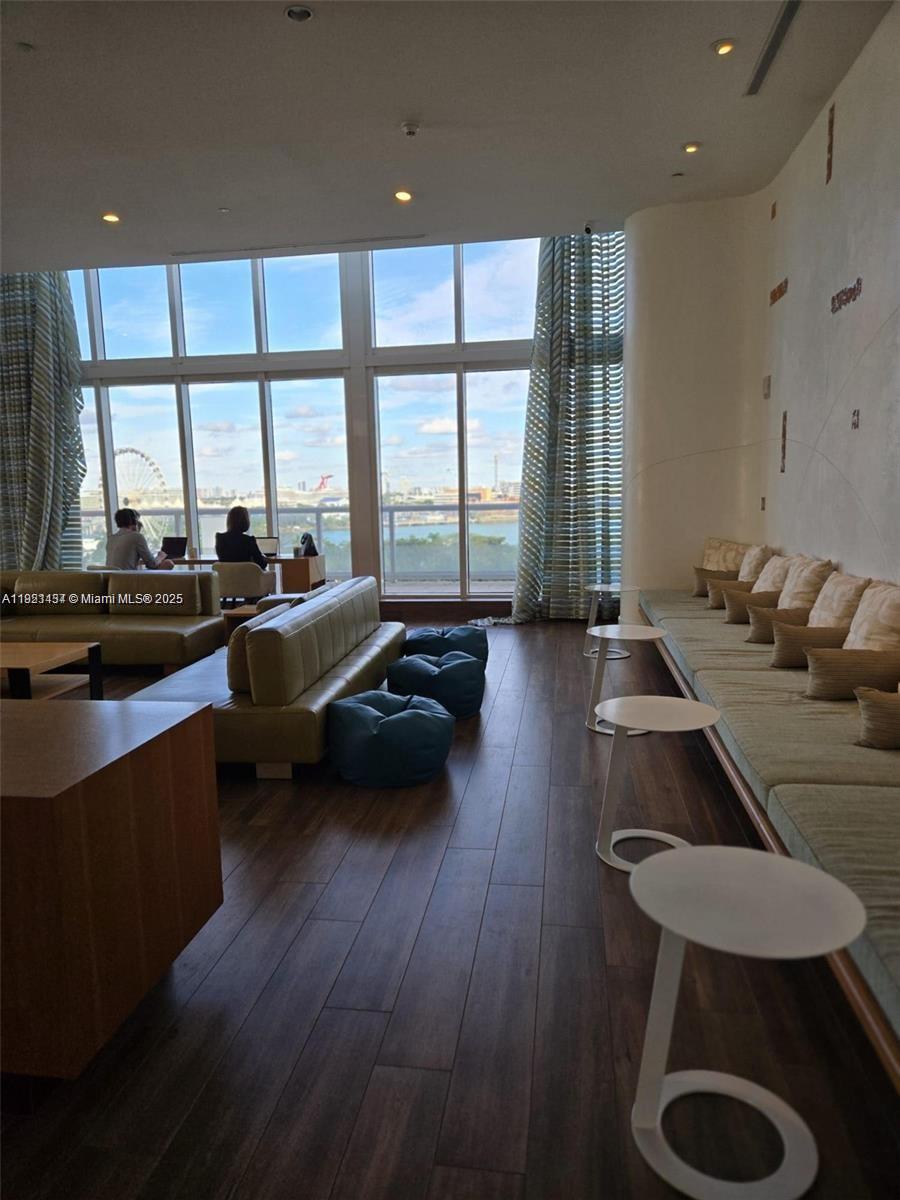 image 50 Biuscayne15