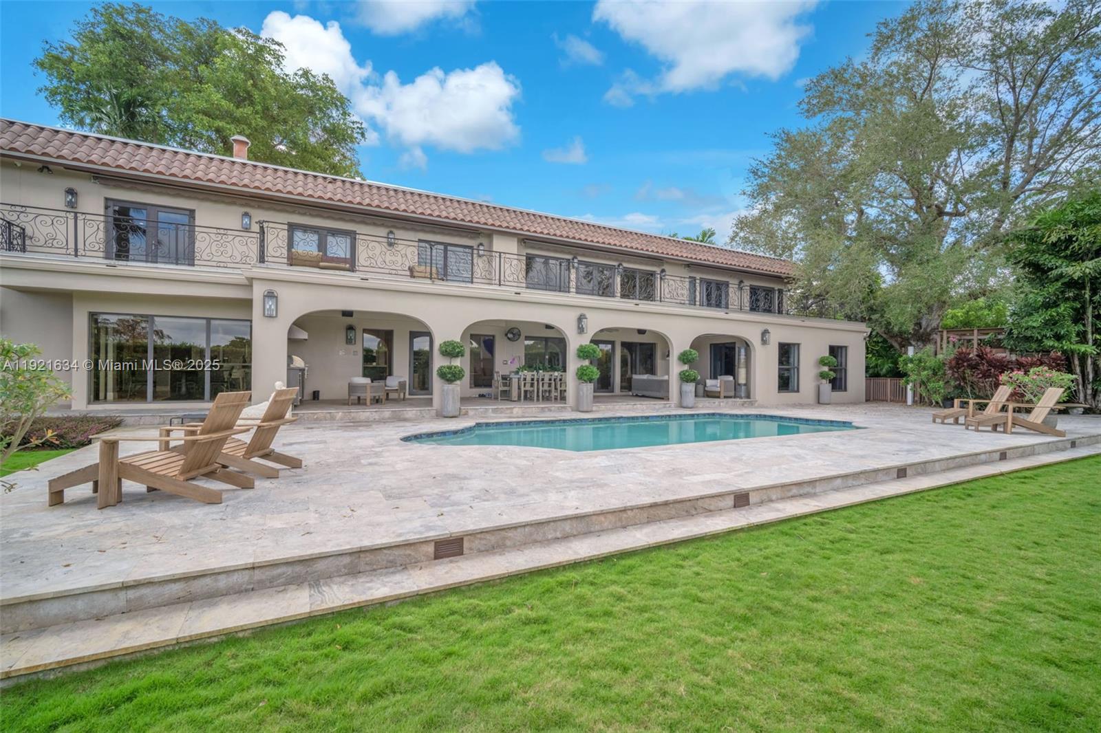 2941 Fairway Dr Hollywood, FL 33021