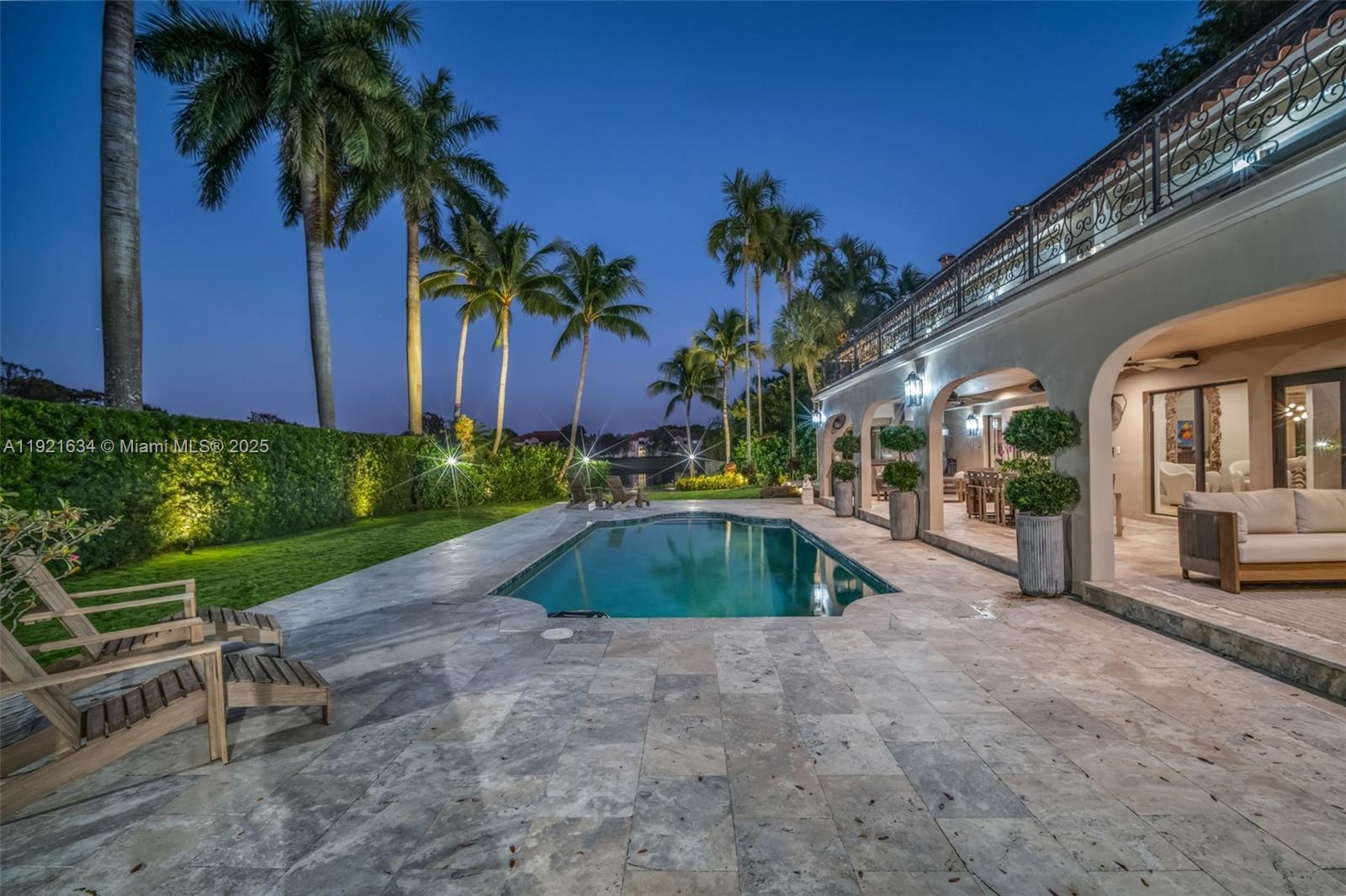 2941 Fairway Dr Hollywood, FL 33021