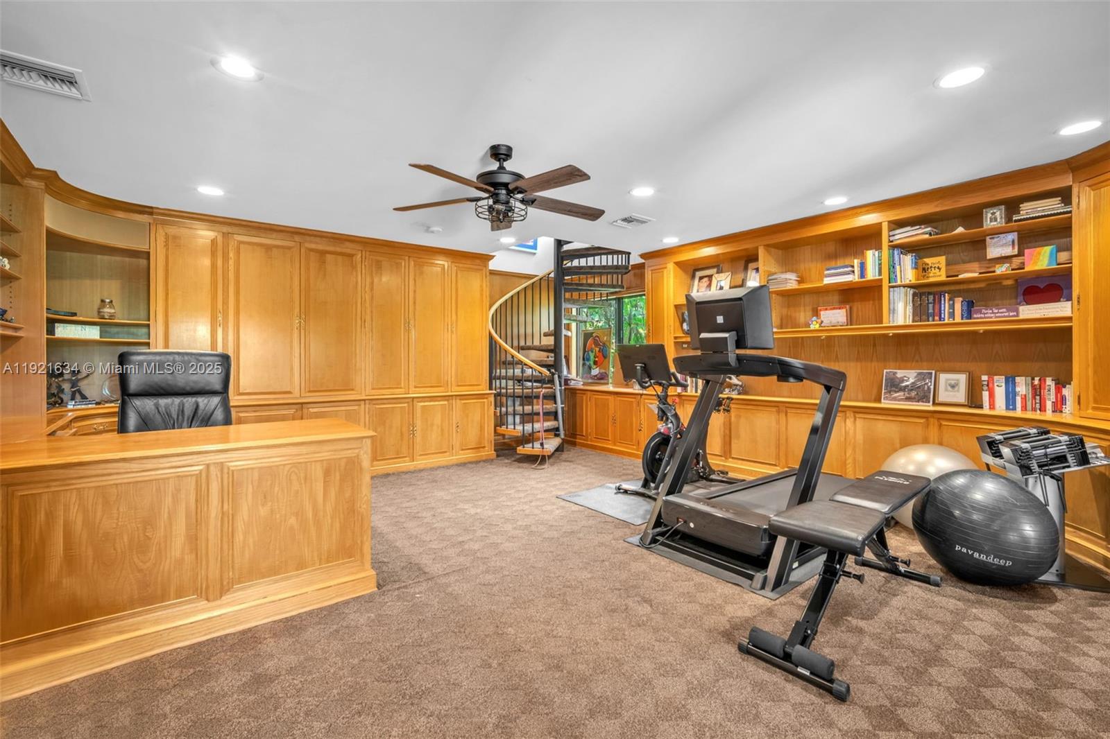 2941 Fairway Dr Hollywood, FL 33021