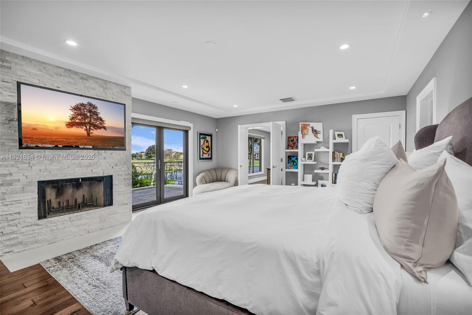 2941 Fairway Dr Hollywood, FL 33021