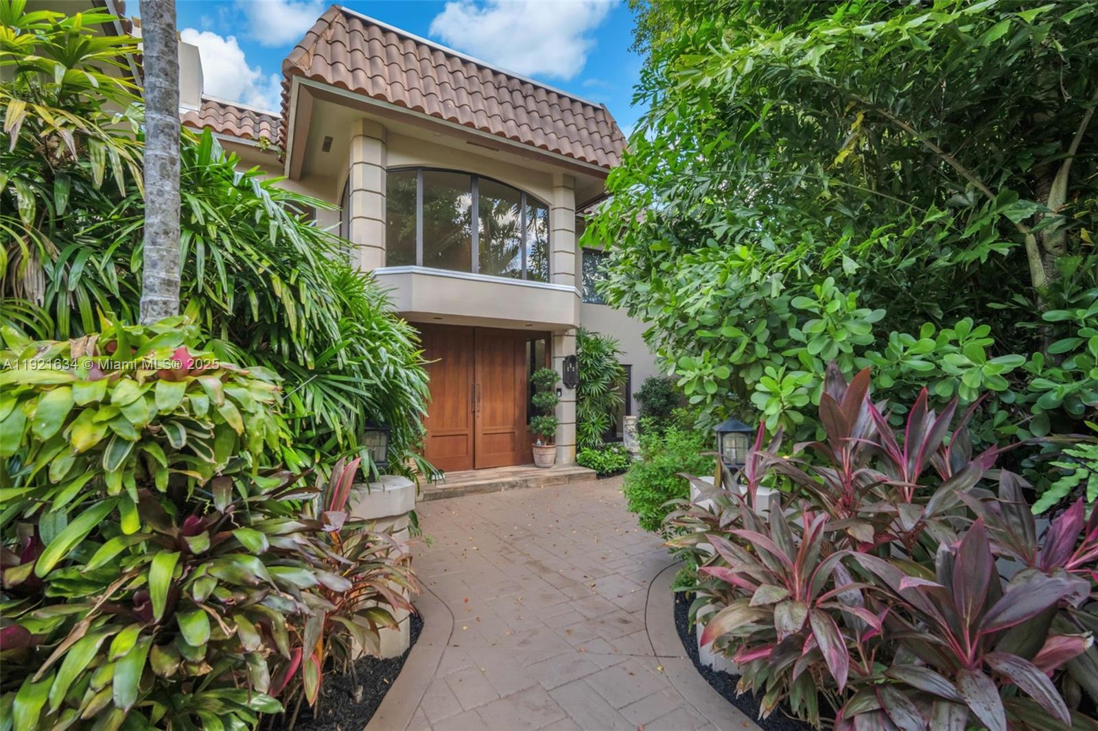 2941 Fairway Dr Hollywood, FL 33021