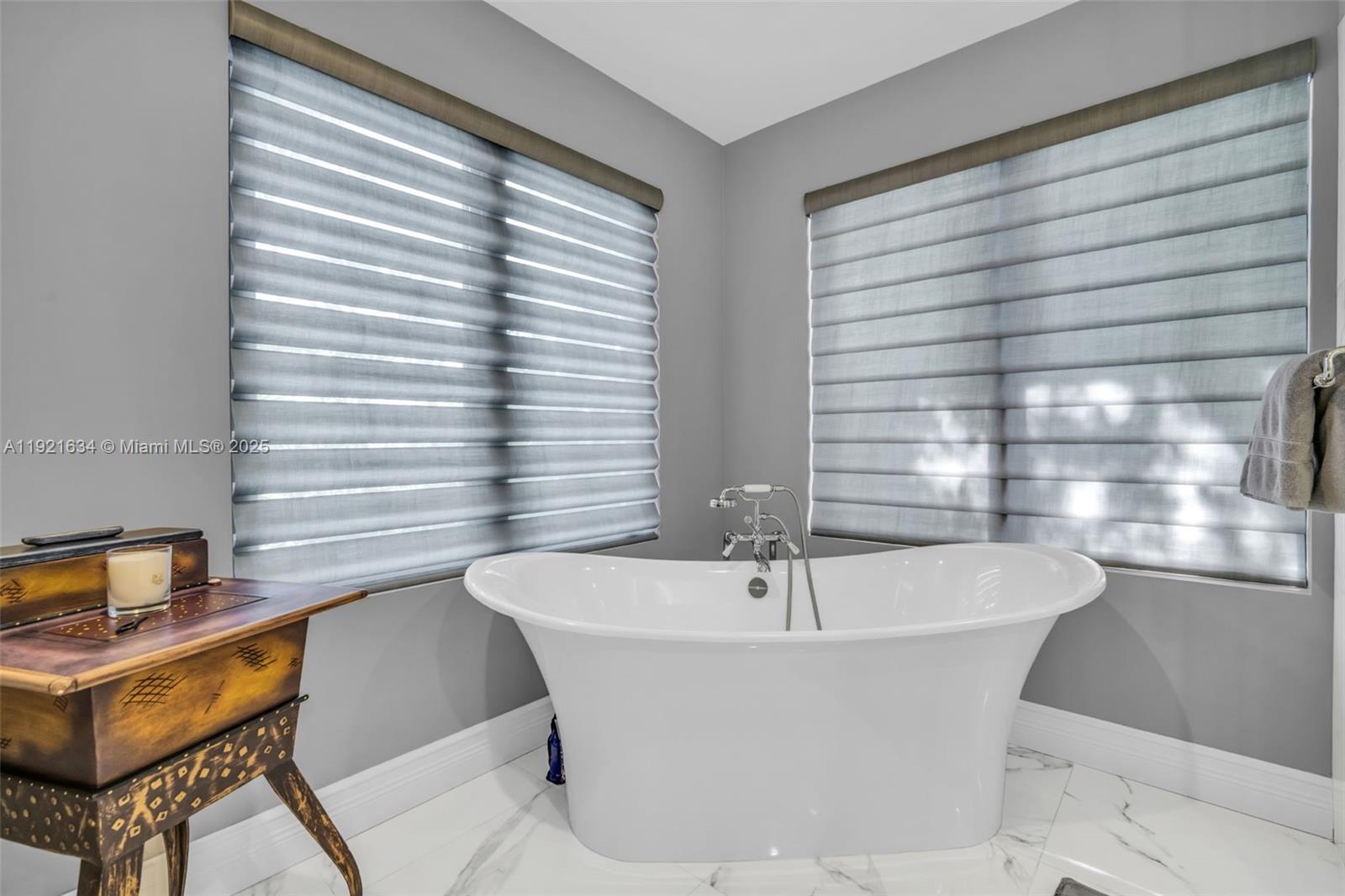 2941 Fairway Dr Hollywood, FL 33021