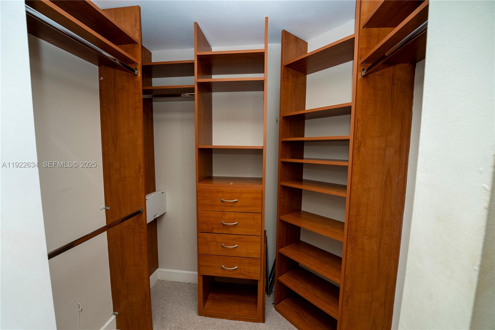 1300 Ponce De Leon Blvd #808 Coral Gables, FL 33134