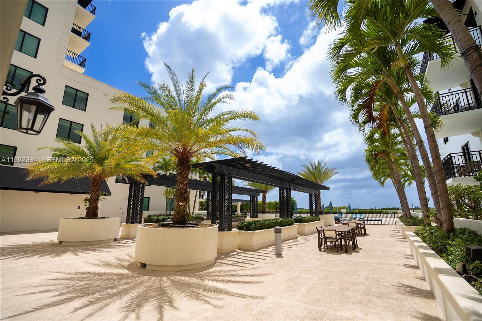 1300 Ponce De Leon Blvd #808 Coral Gables, FL 33134