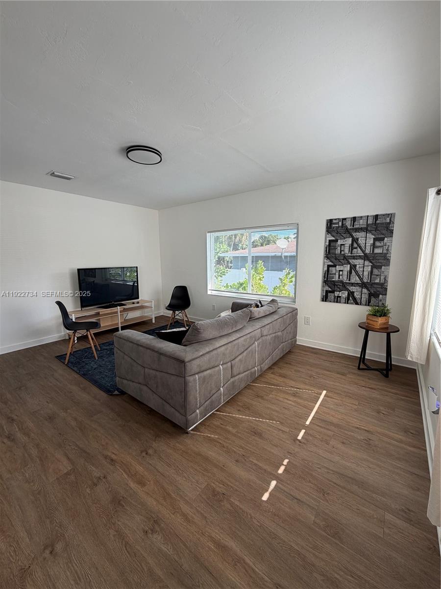 1215 NE 109th St #1215