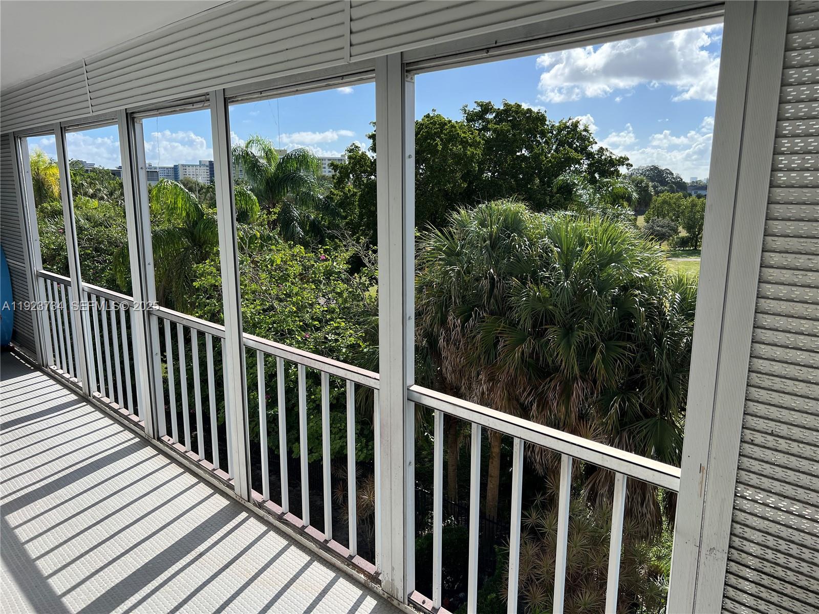 4800 Hillcrest Ln #408 Hollywood, FL 33021