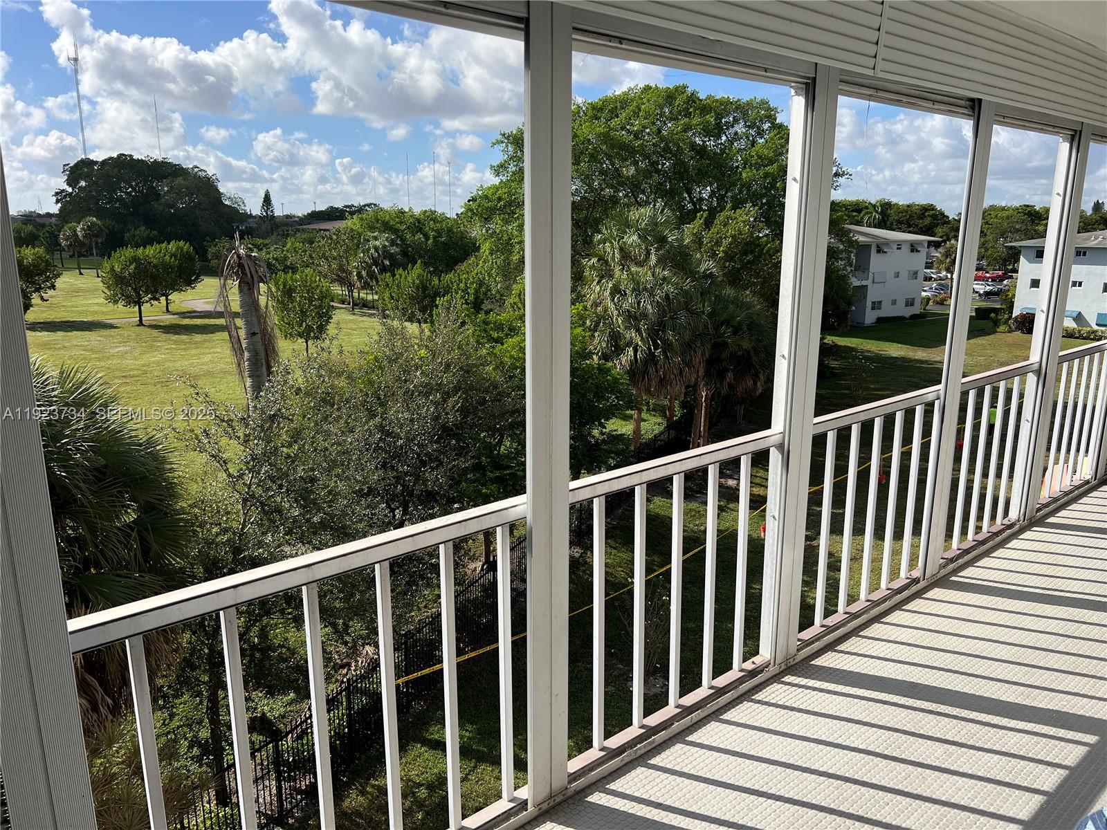 4800 Hillcrest Ln #408 Hollywood, FL 33021