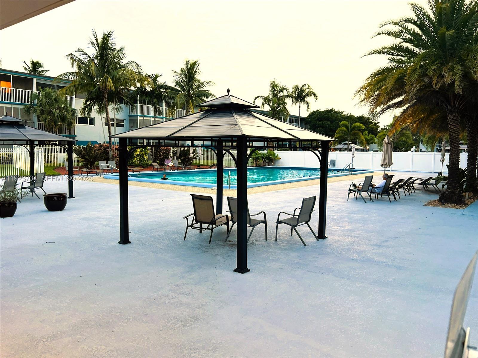 4800 Hillcrest Ln #408 Hollywood, FL 33021