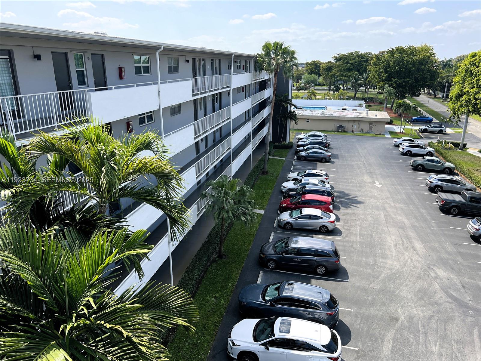 4800 Hillcrest Ln #408 Hollywood, FL 33021