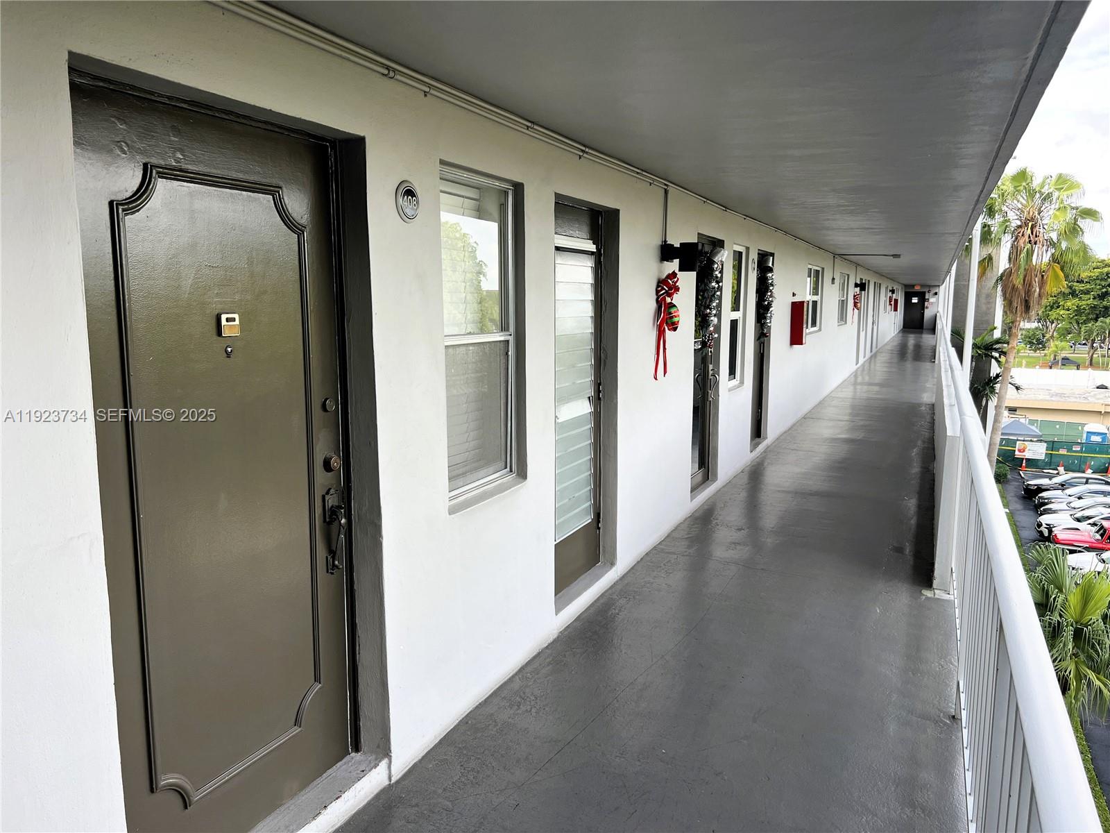 4800 Hillcrest Ln #408 Hollywood, FL 33021