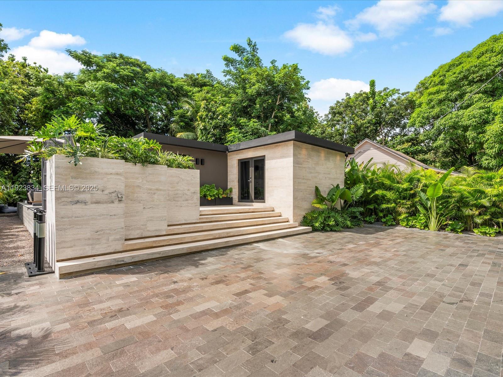 3522 William Ave Miami, FL 33133