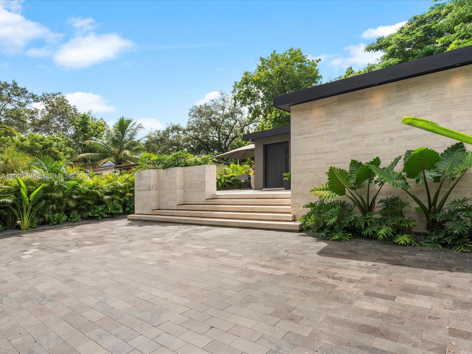 3522 William Ave Miami, FL 33133