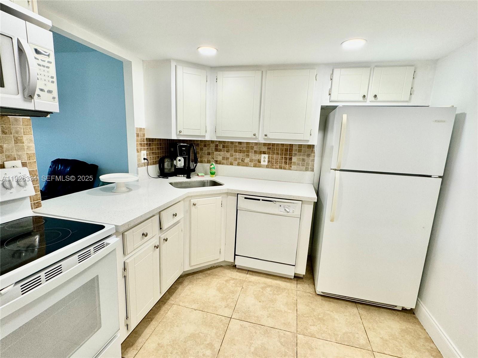 801 Three Iss Blvd #417