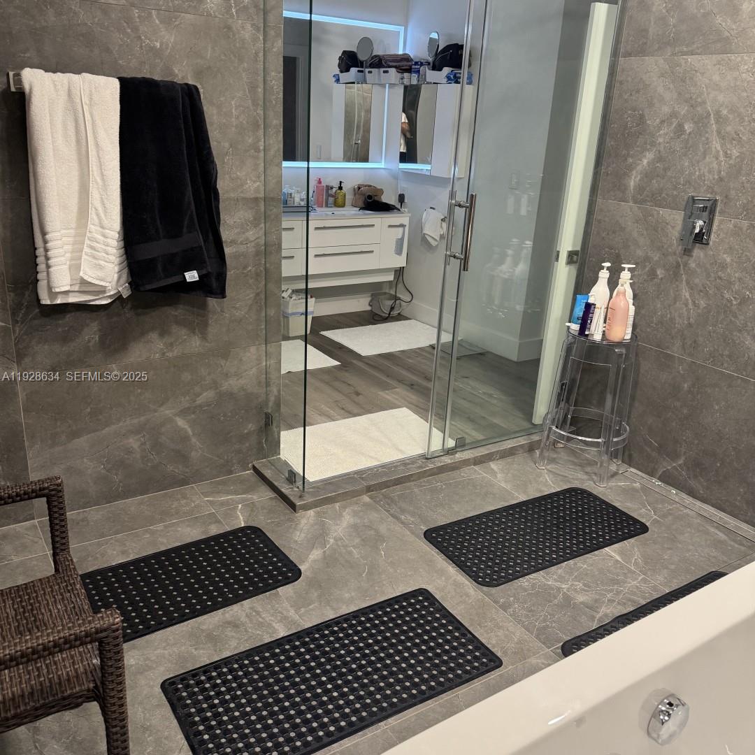 2000 S Bayshore Dr #46 Miami, FL 33133