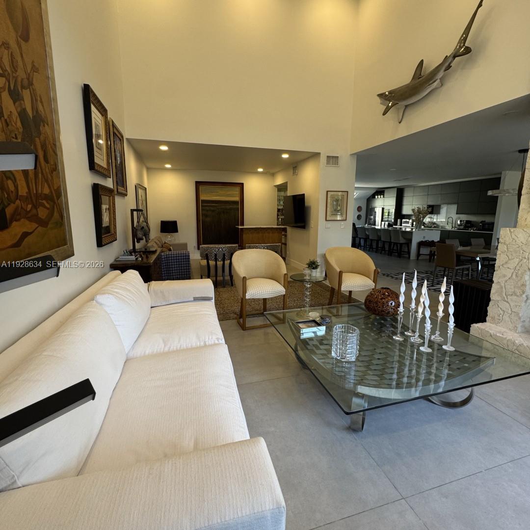 2000 S Bayshore Dr #46 Miami, FL 33133