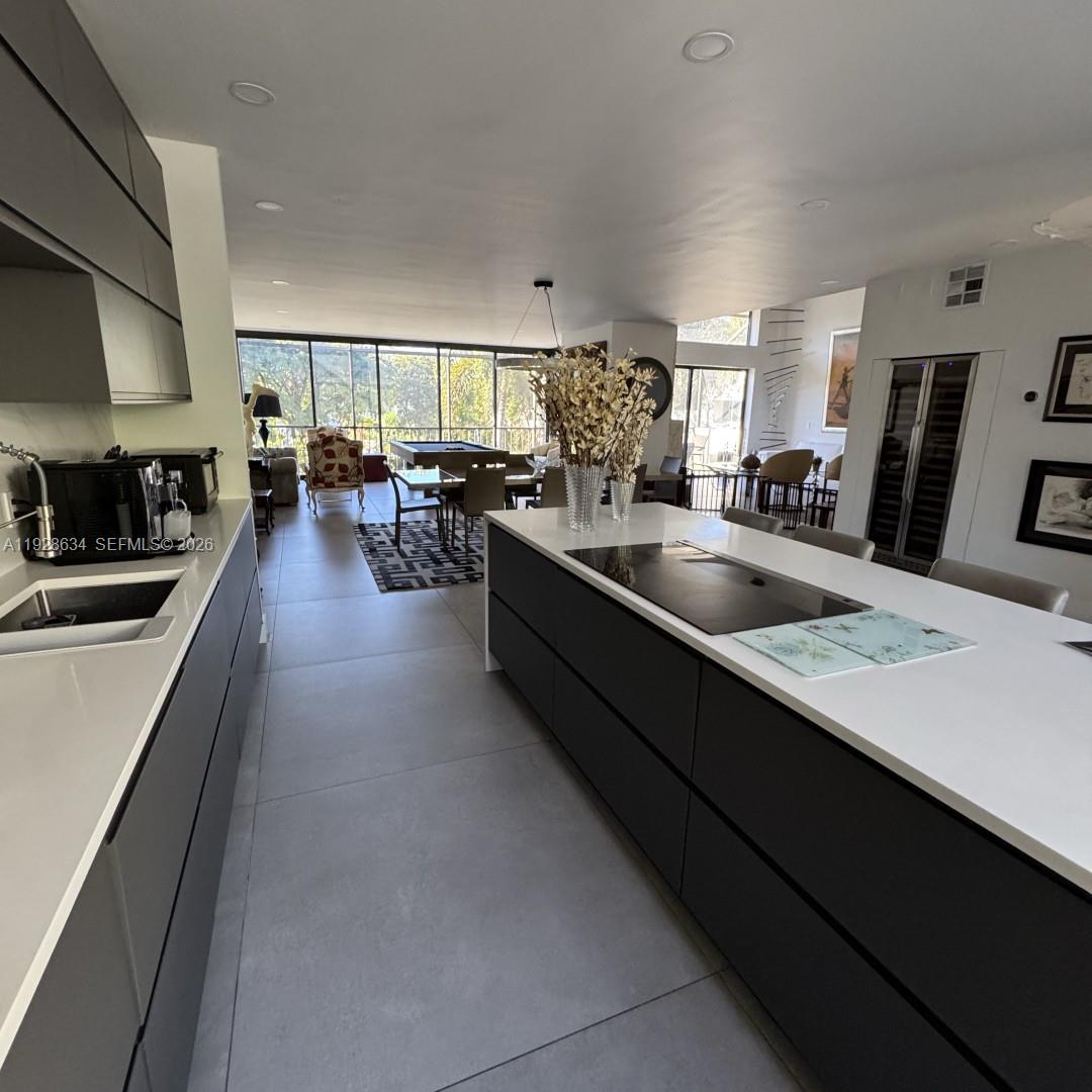 2000 S Bayshore Dr #46 Miami, FL 33133