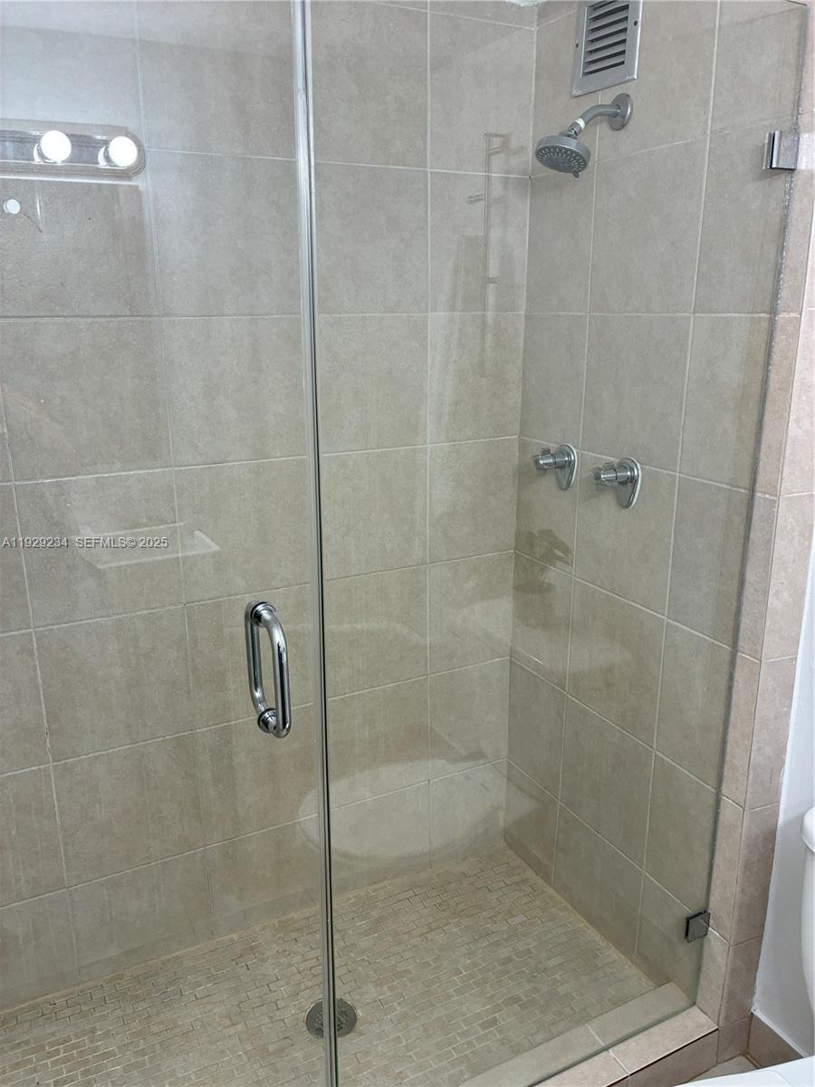 2000 NE 135th St #710 North Miami, FL 33181