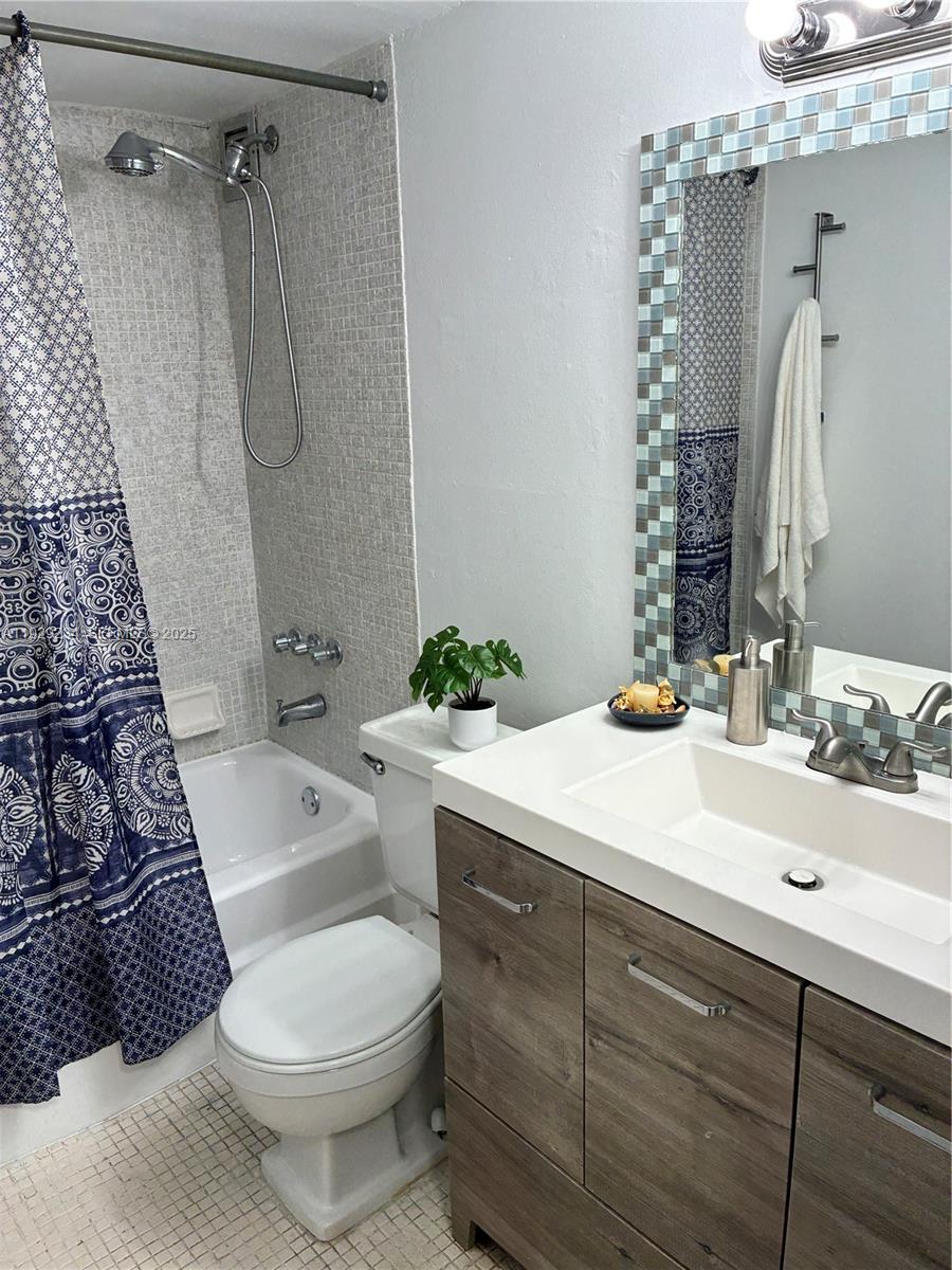 2000 NE 135th St #710 North Miami, FL 33181