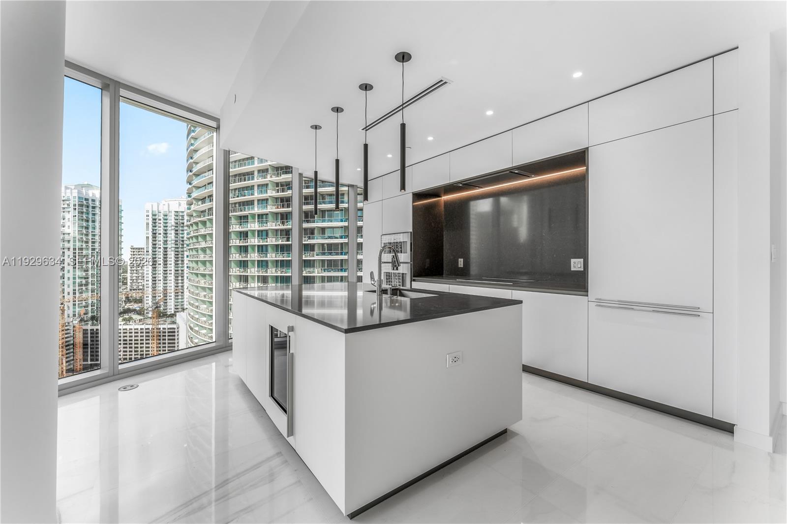 image Aston Martin Residences3