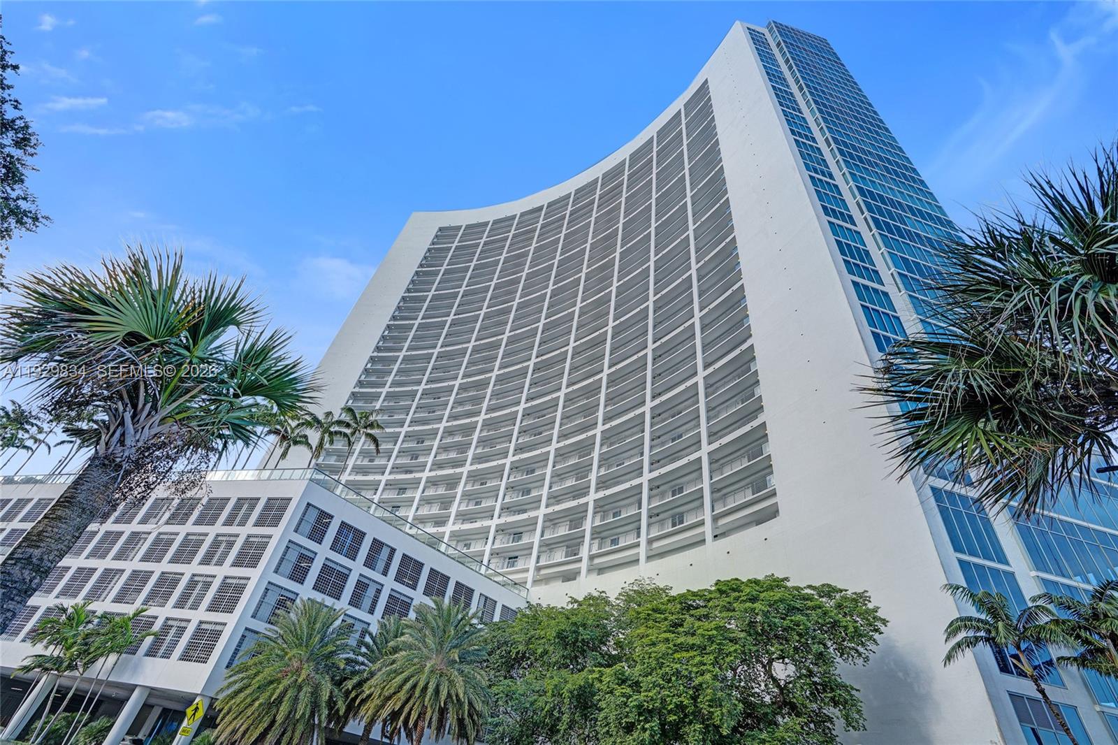 601 NE 36th St #1910