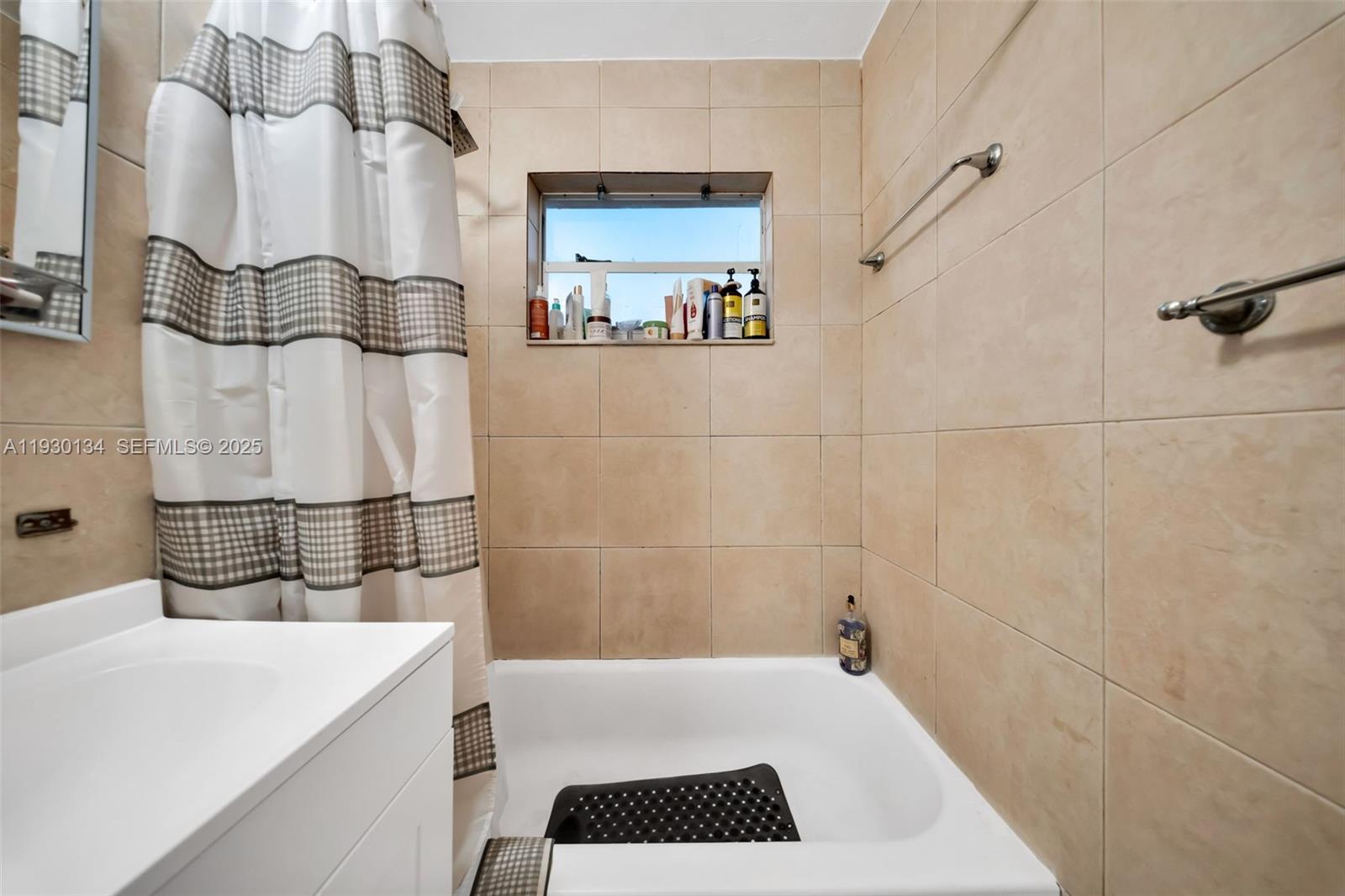 115 NW 56th Ave Miami, FL 33126