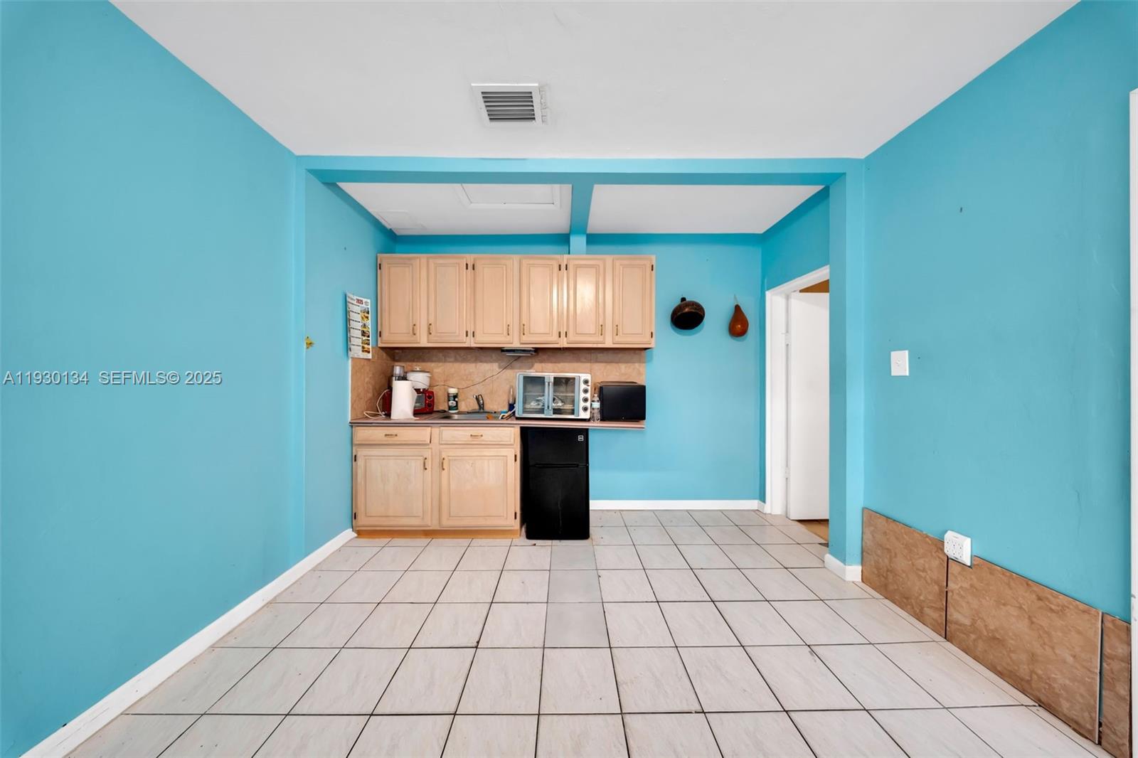 115 NW 56th Ave Miami, FL 33126