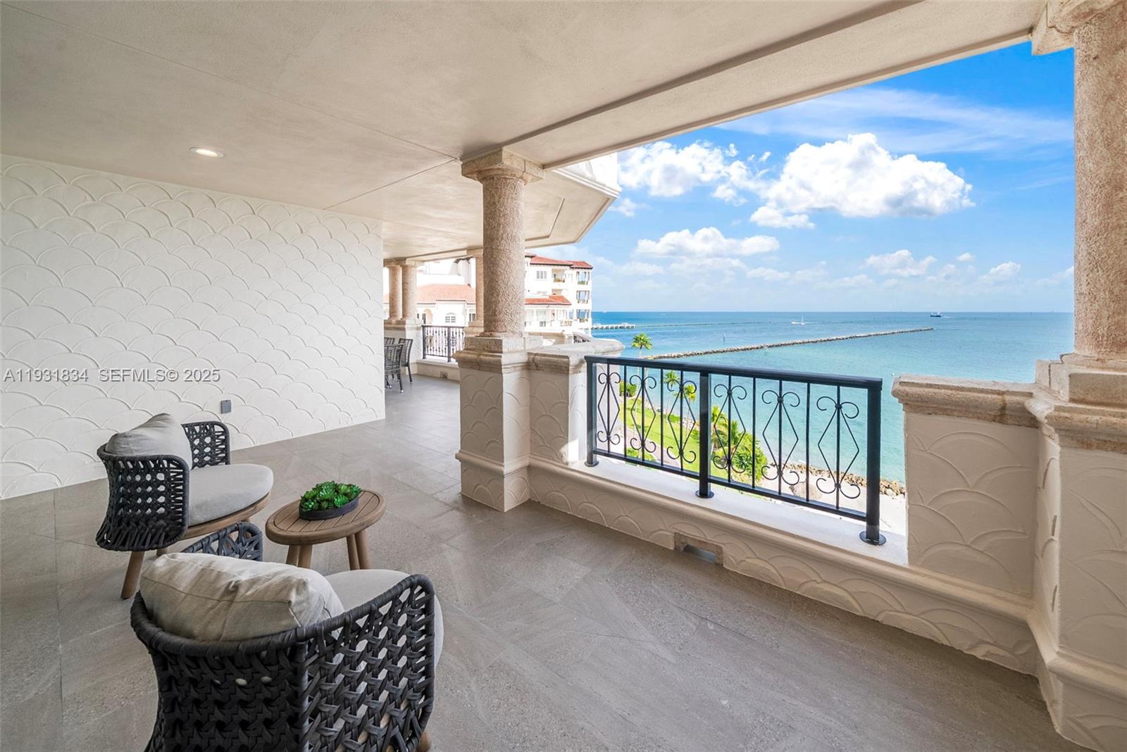 7471 Fisher Is Dr #7471 Miami Beach, FL 33109