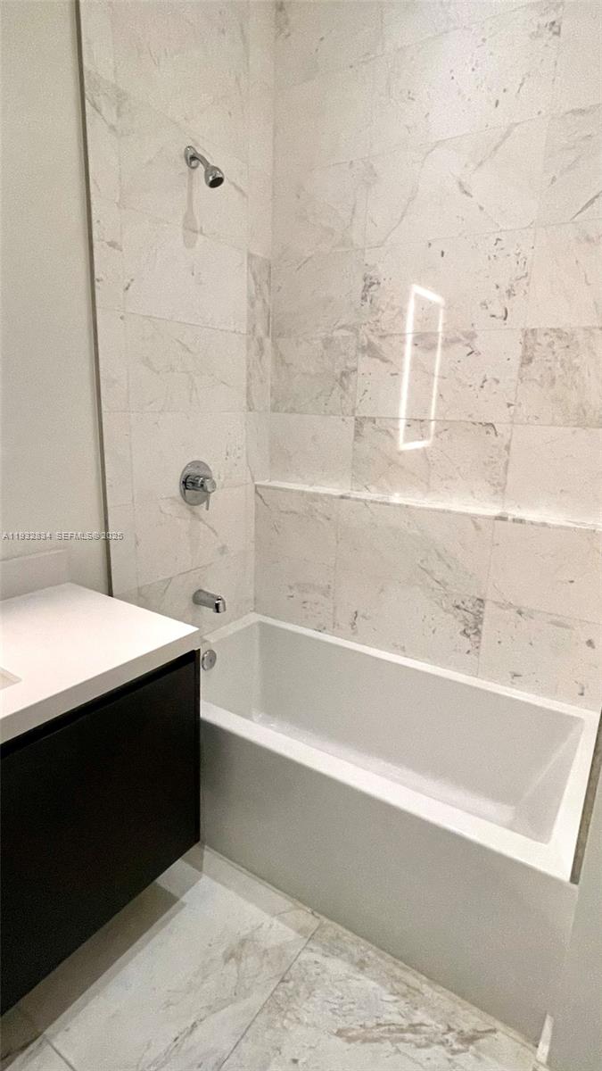 image Paramount Miami Worldcenter25