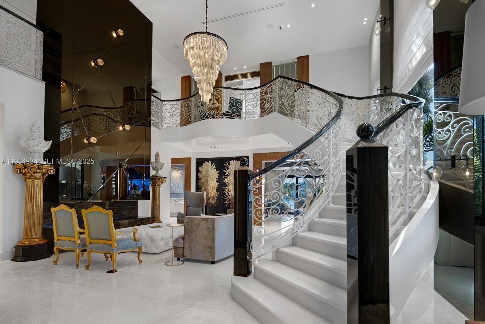 176 S Hibiscus Dr Miami Beach, FL 33139