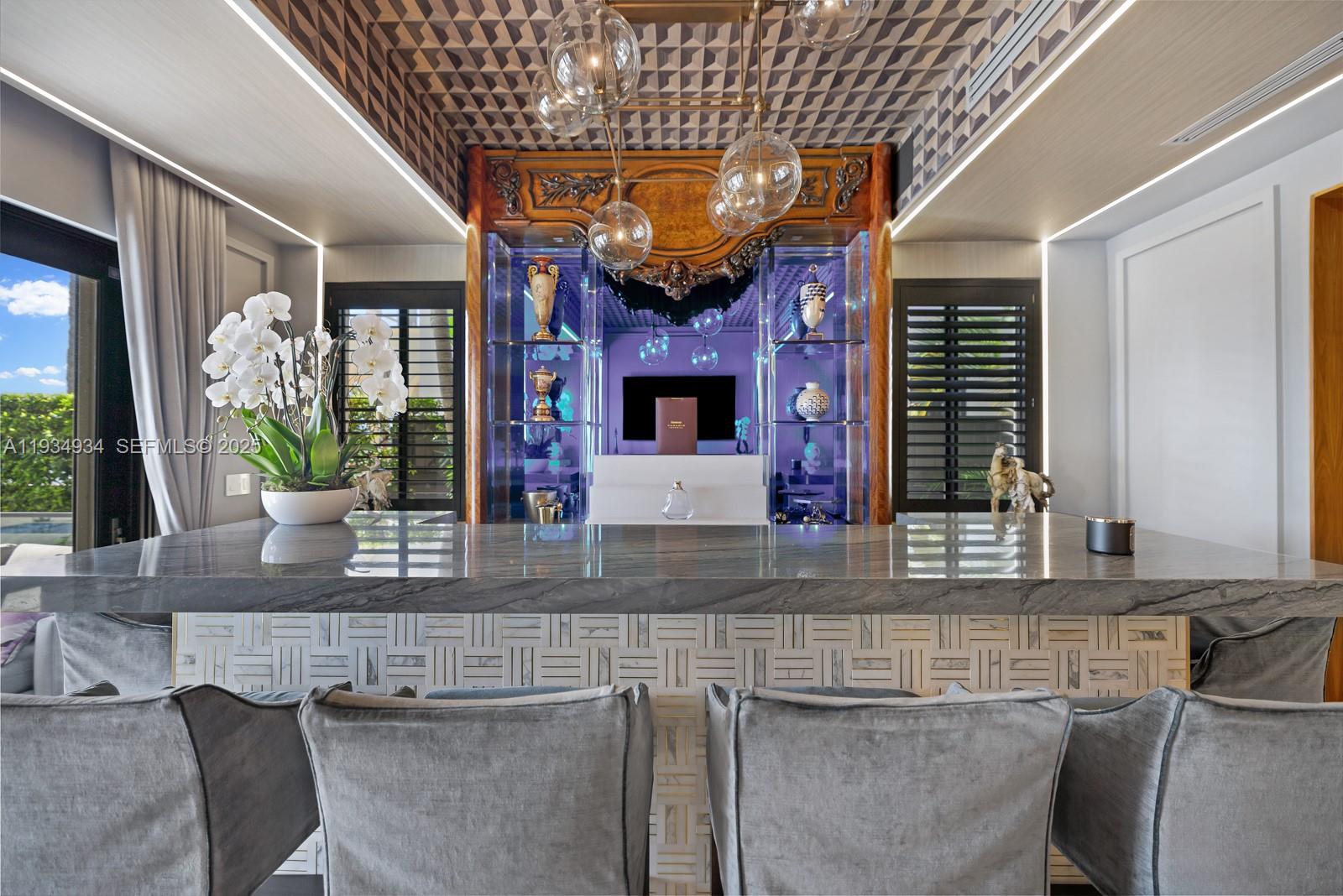 176 S Hibiscus Dr Miami Beach, FL 33139