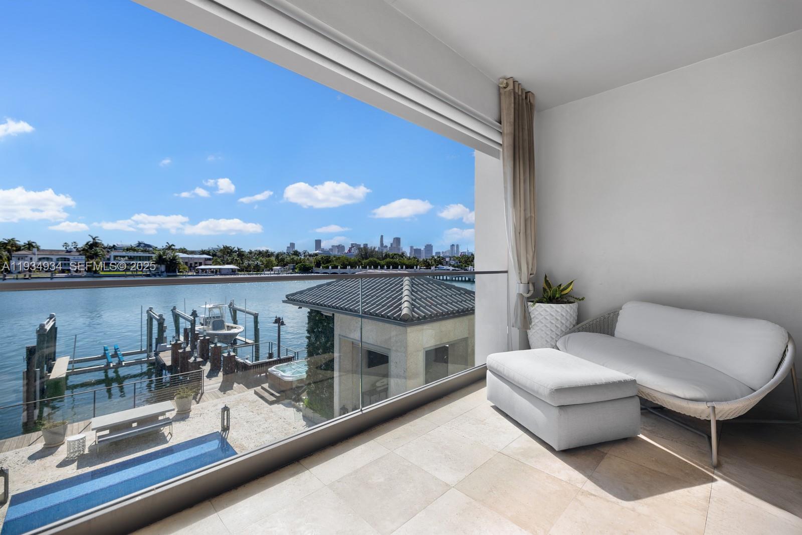 176 S Hibiscus Dr Miami Beach, FL 33139