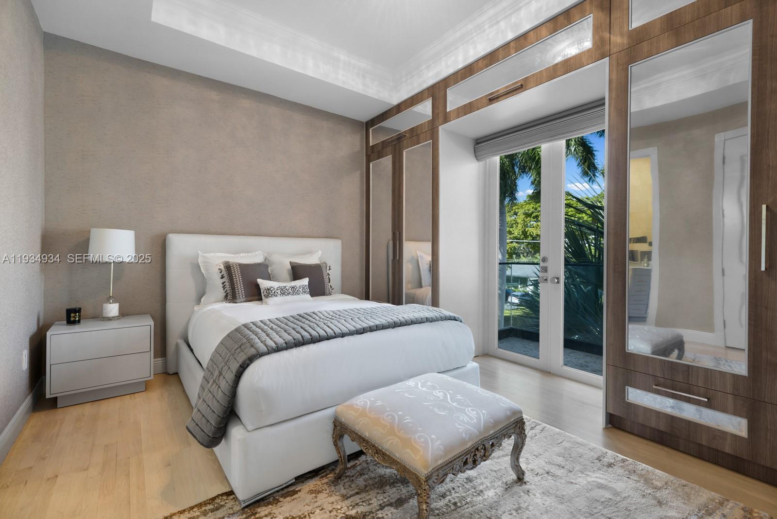 176 S Hibiscus Dr Miami Beach, FL 33139