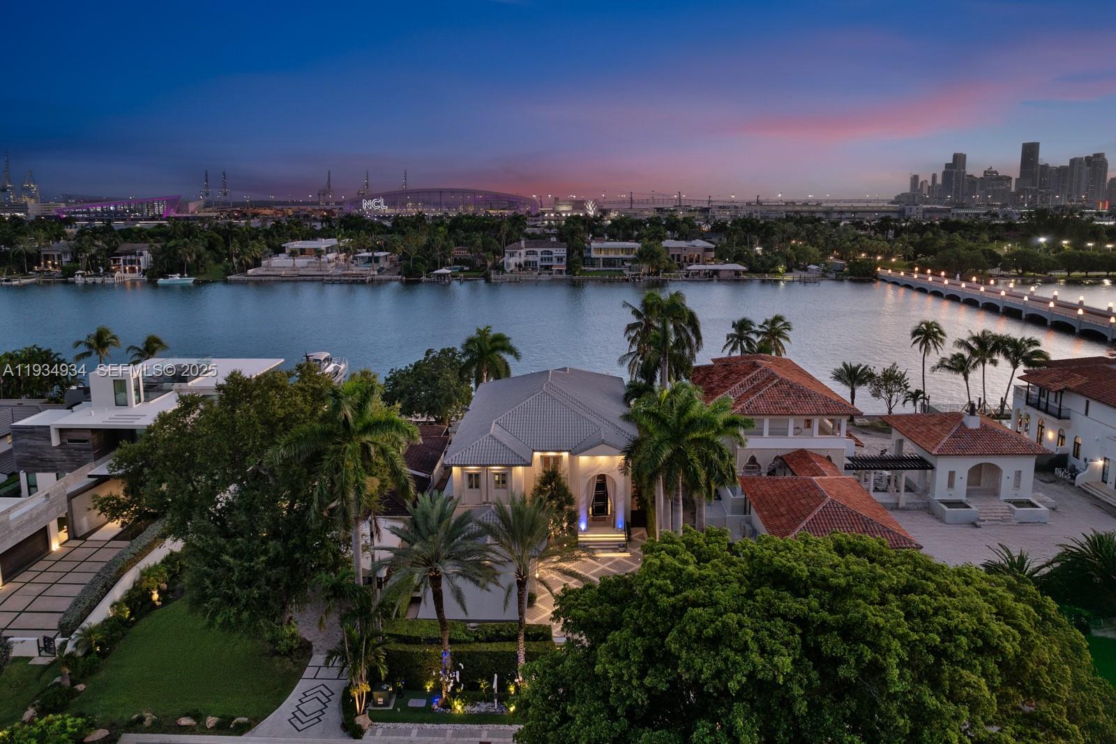 176 S Hibiscus Dr Miami Beach, FL 33139