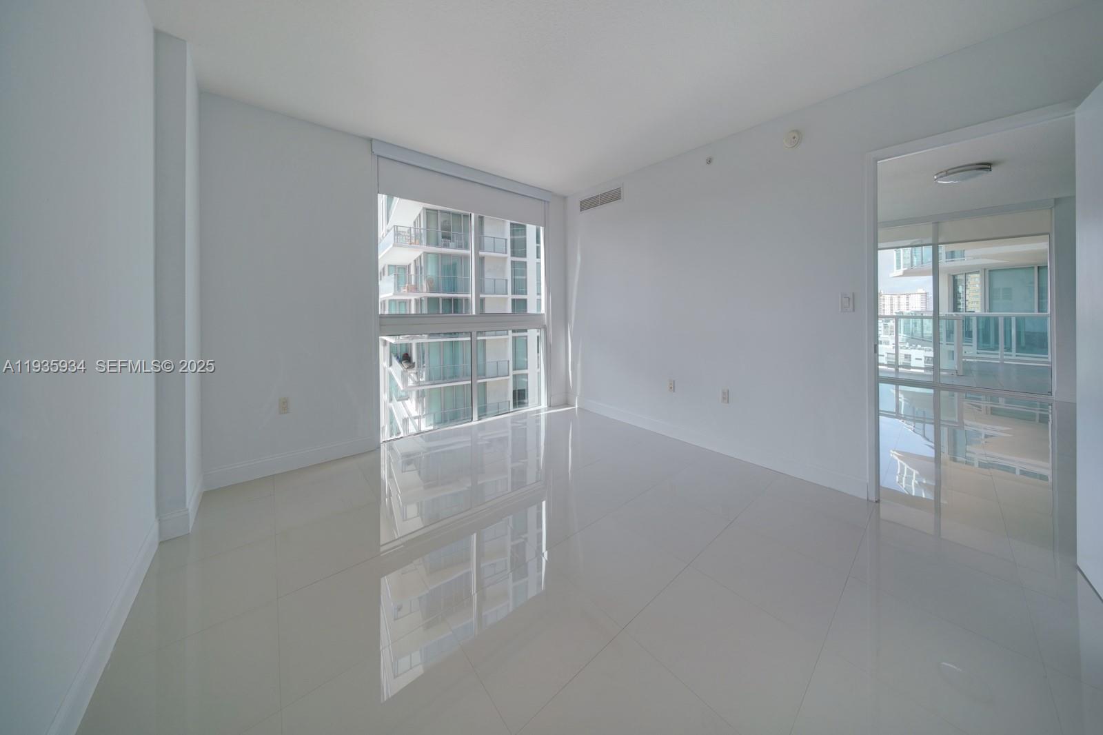 image St Tropez Sunny Isles10