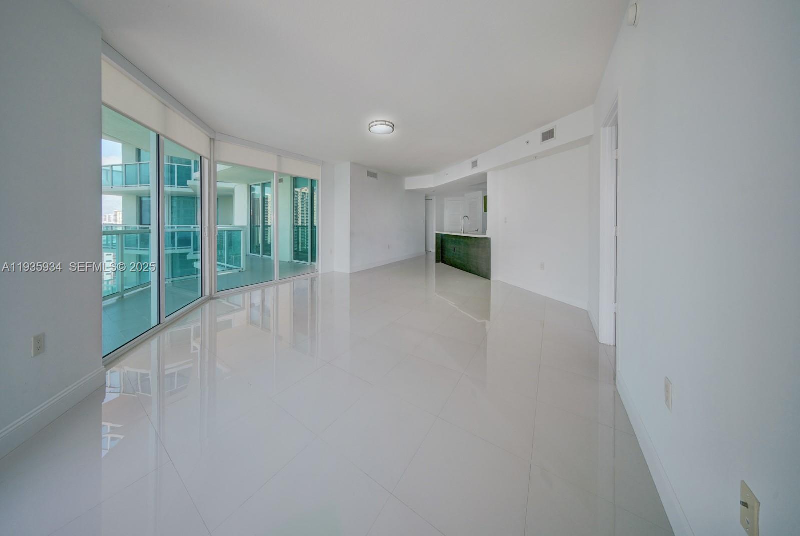 image St Tropez Sunny Isles5