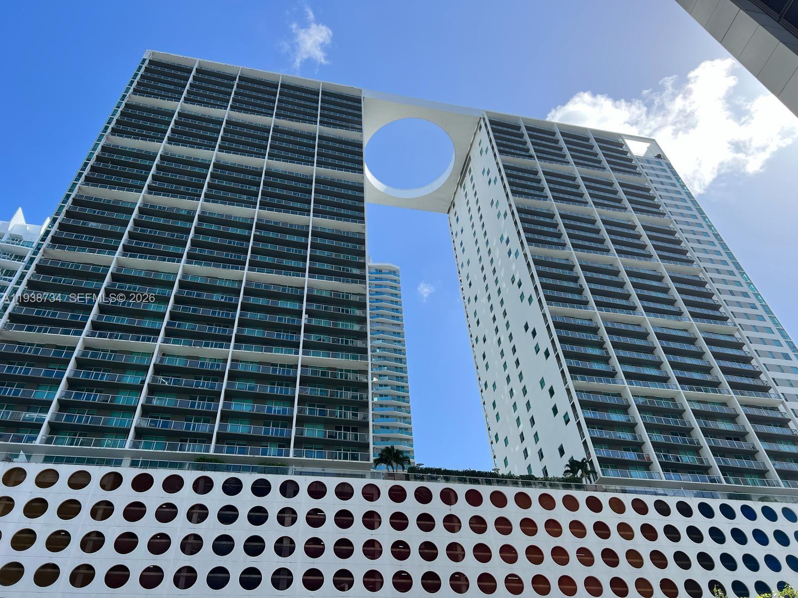 image 500 Brickell West1
