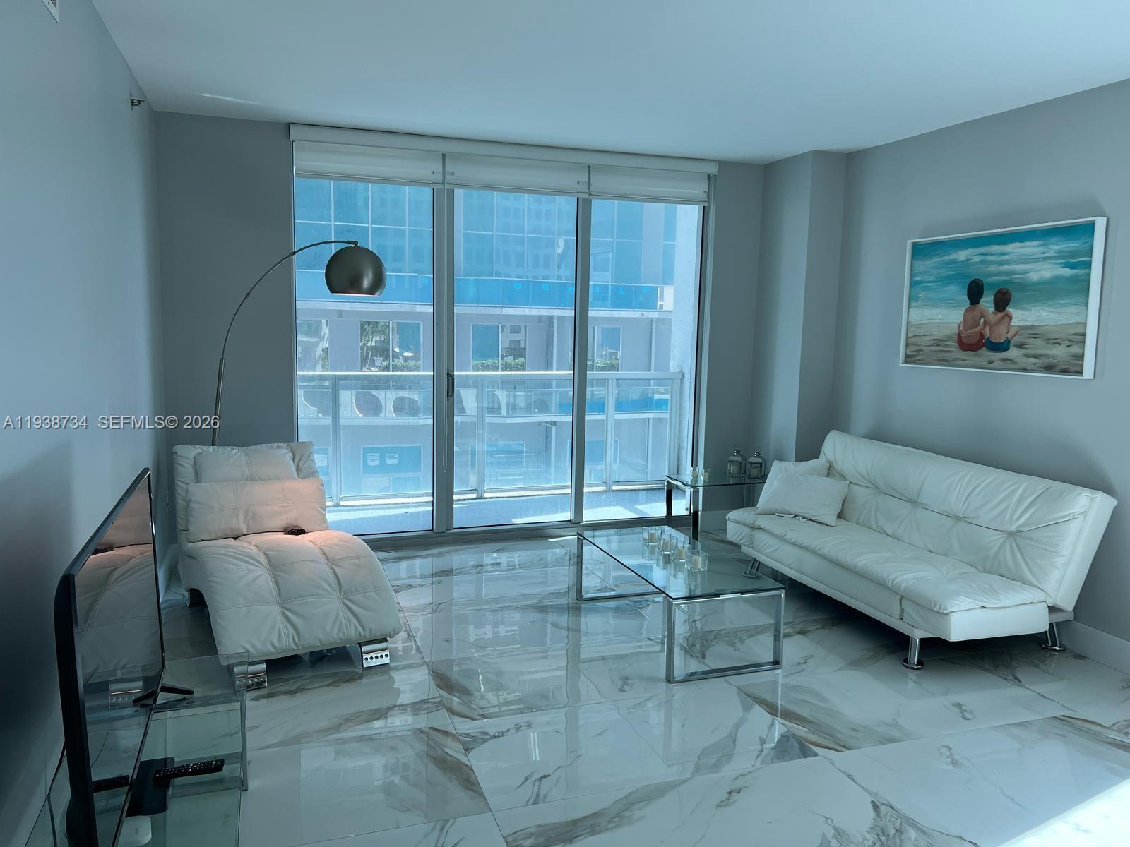 image 500 Brickell West24
