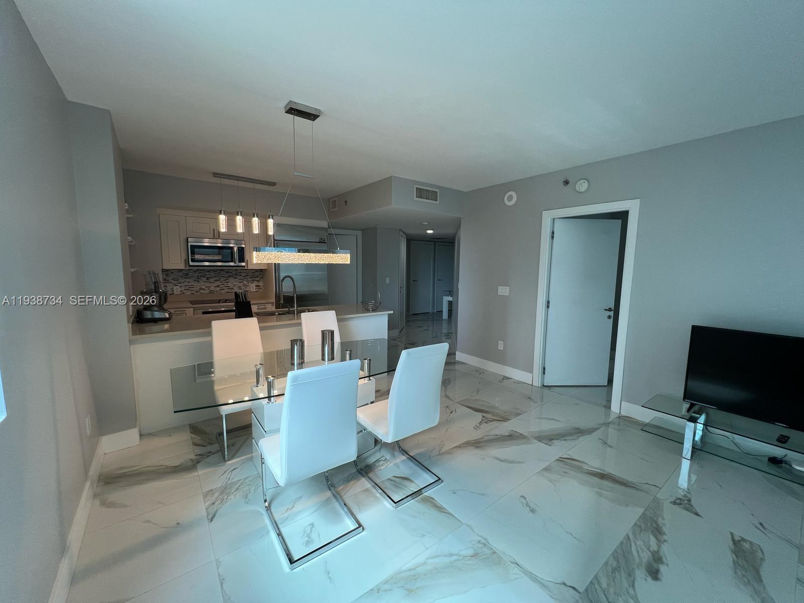 image 500 Brickell West32