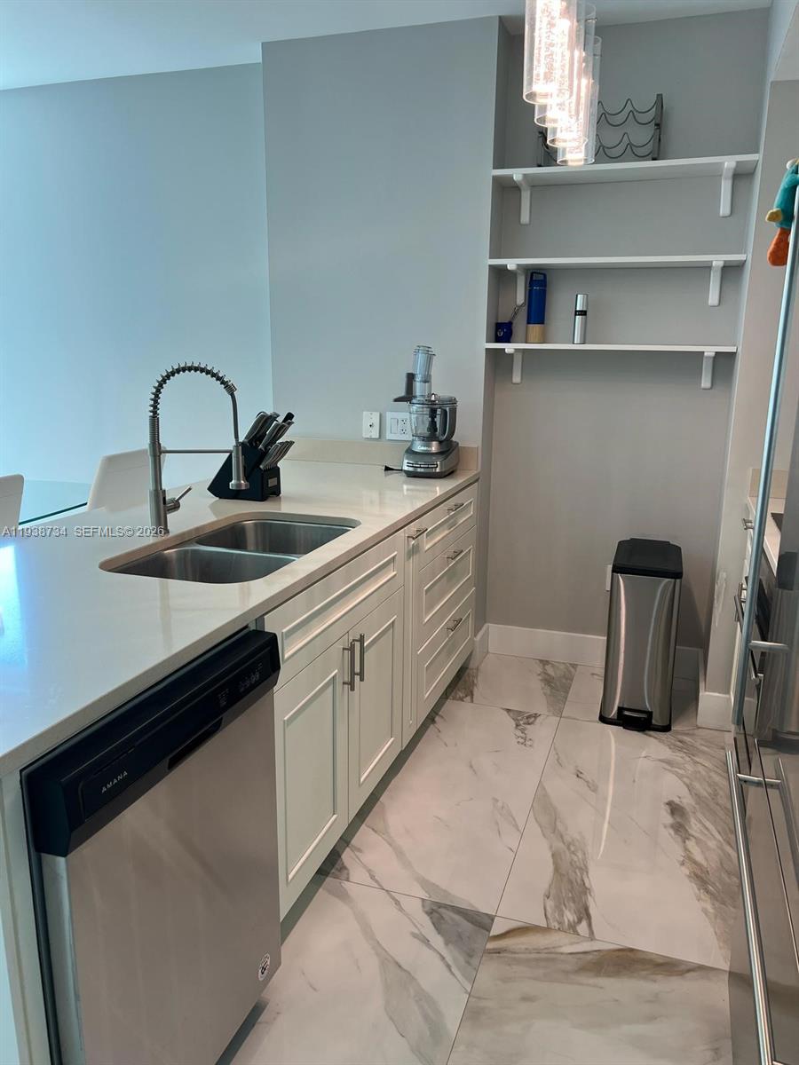 image 500 Brickell West44