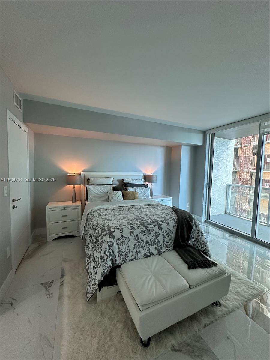 image 500 Brickell West46