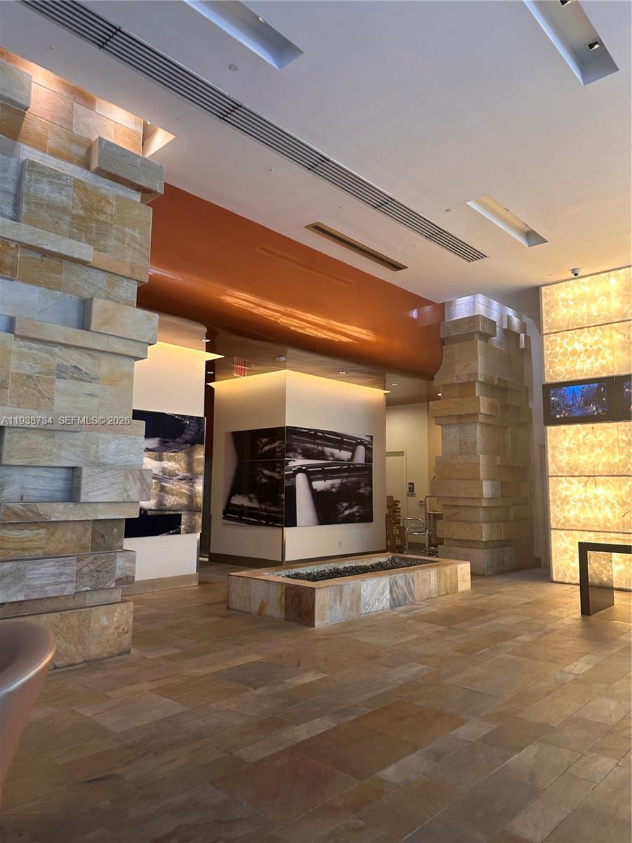 image 500 Brickell West4